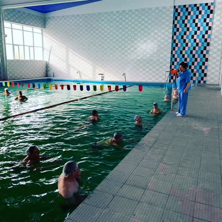 Посещение крытого бассейна